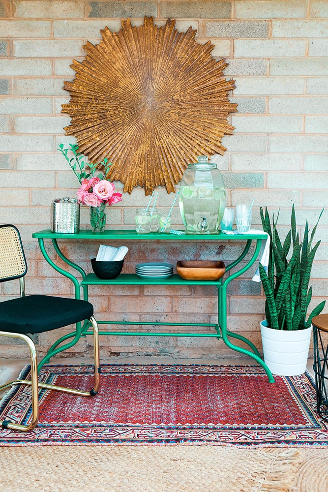 Update an old metal table with spray paint