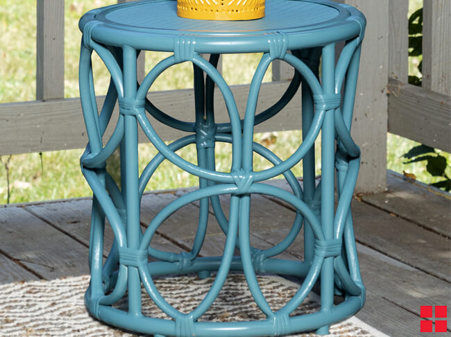 Stand Outside Table